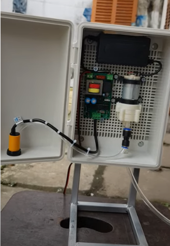 Máy rửa tay tự động dùng cồn nước